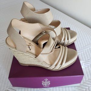 Fergie Gold 4 inch Espadrilles Sandals Size 8.5